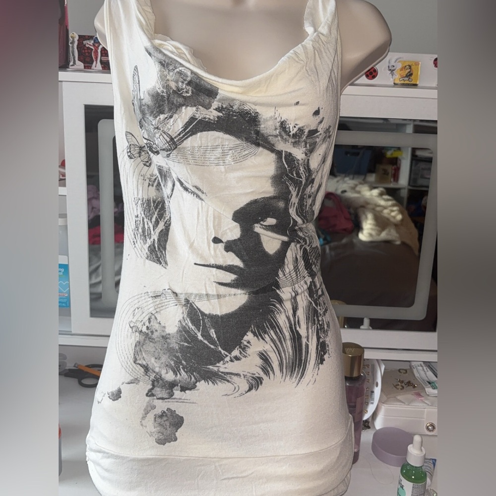 Women's White Graphic Tank Top - Sleeveless Printed Top